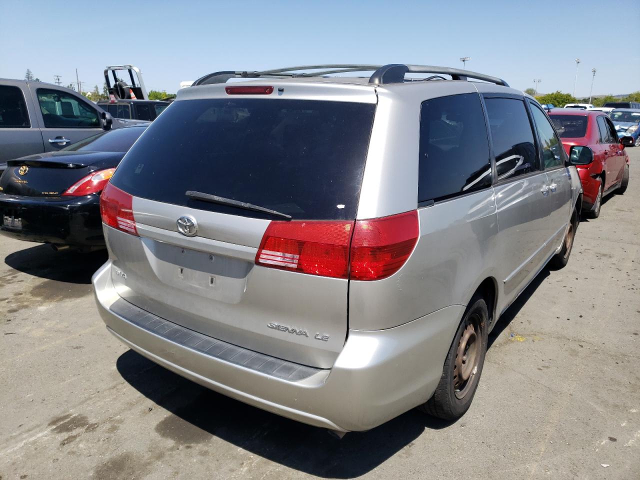 Photo 4 from auction – 2004 TOYOTA SIENNA CE with VIN 5TDZA23C44S185758