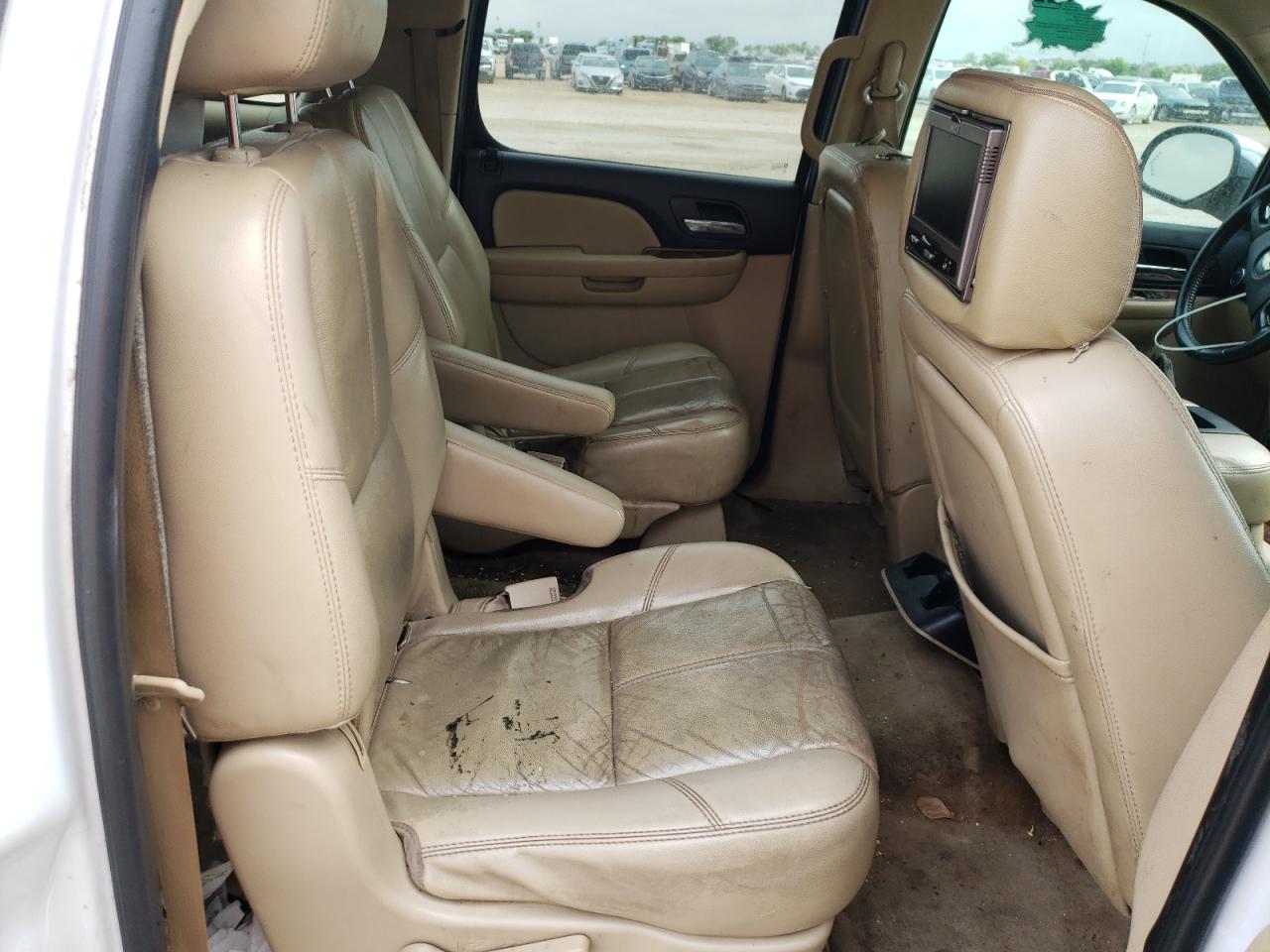 Photo 6 from auction – 2007 CHEVROLET SUBURBAN C with VIN 3GNFC160X7G199814