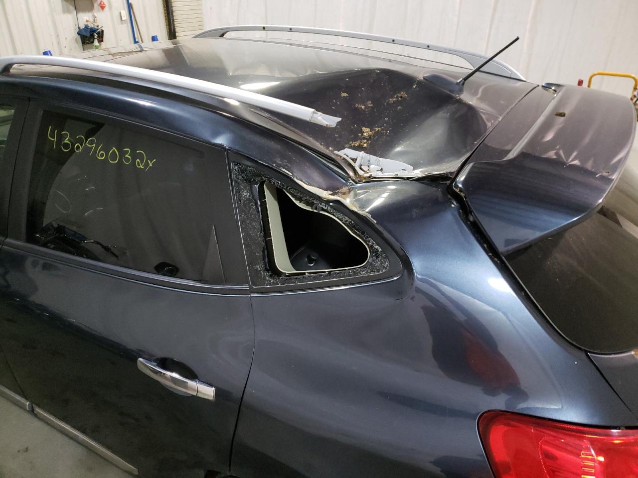 Photo 9 from auction – 2012 NISSAN ROGUE S with VIN JN8AS5MV1CW414282