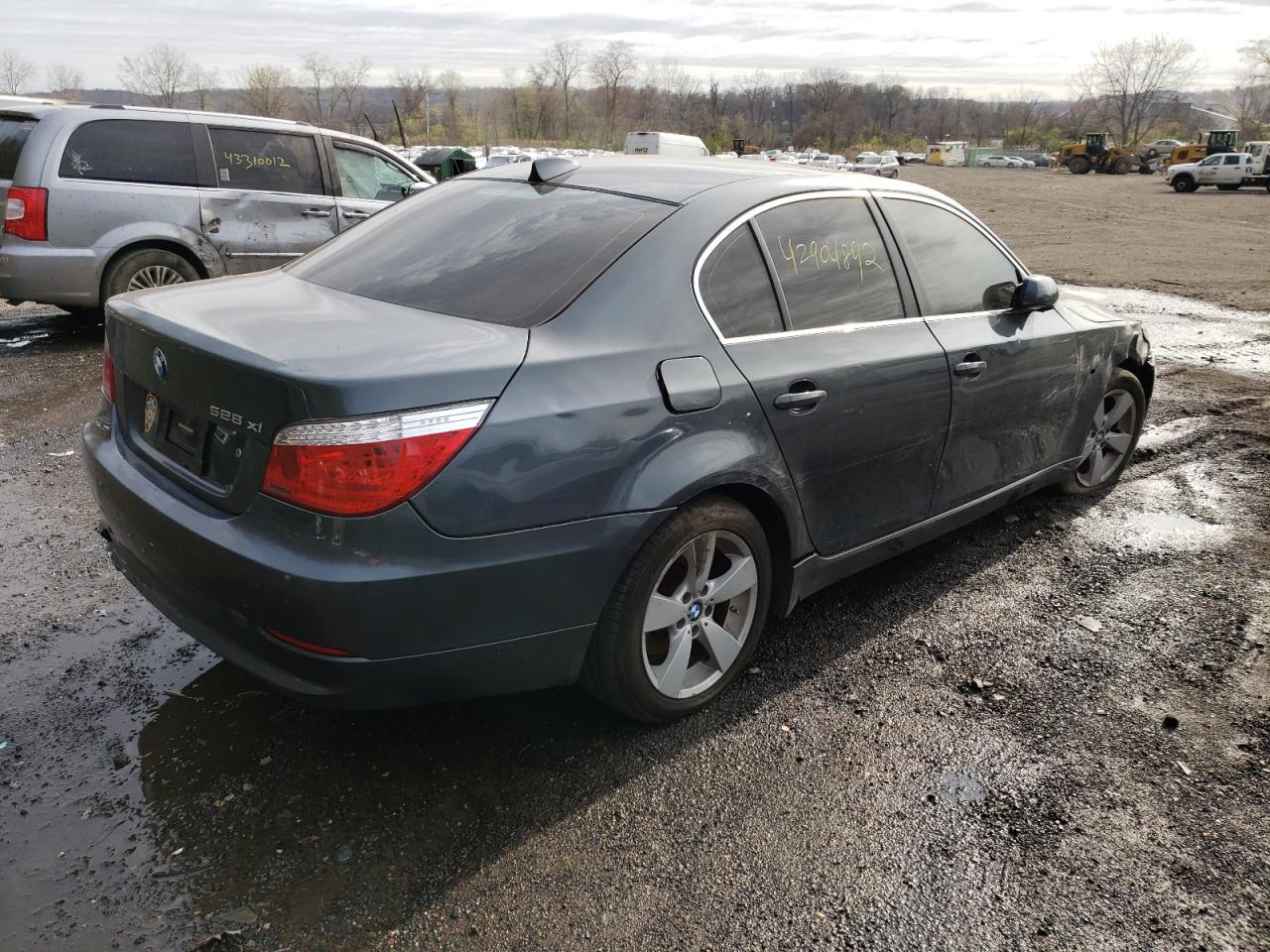 Photo 4 from auction – 2008 BMW 528 XI with VIN WBANV13588CZ58654