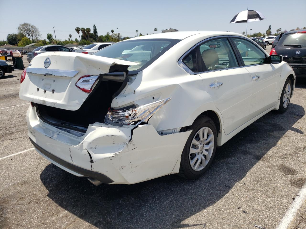 Photo 4 from auction – 2017 NISSAN ALTIMA 2.5 with VIN 1N4AL3AP2HN338738