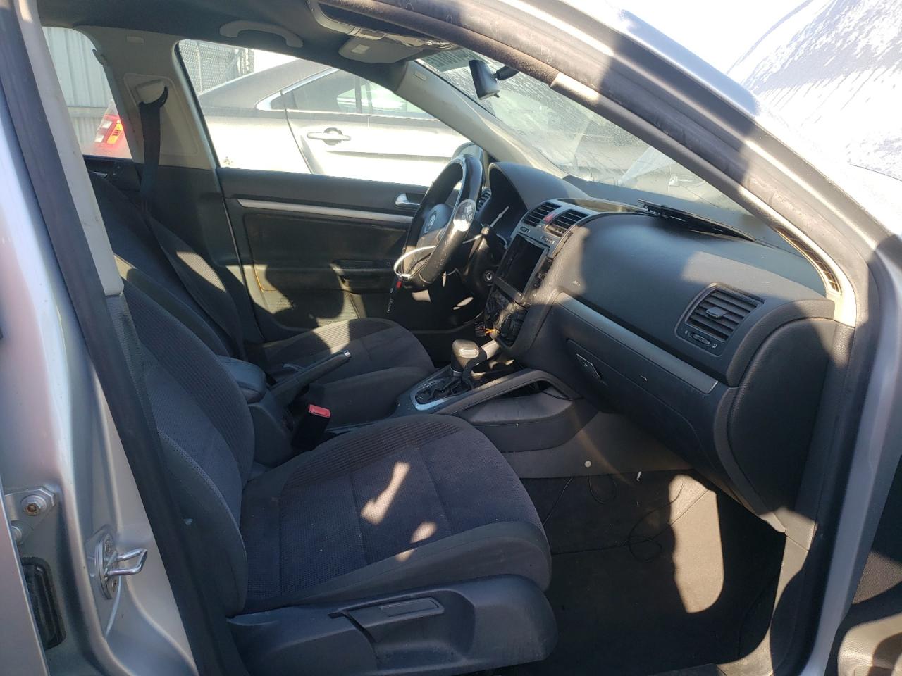 Photo 5 from auction – 2006 VOLKSWAGEN JETTA VALU with VIN 3VWPF71K26M718366