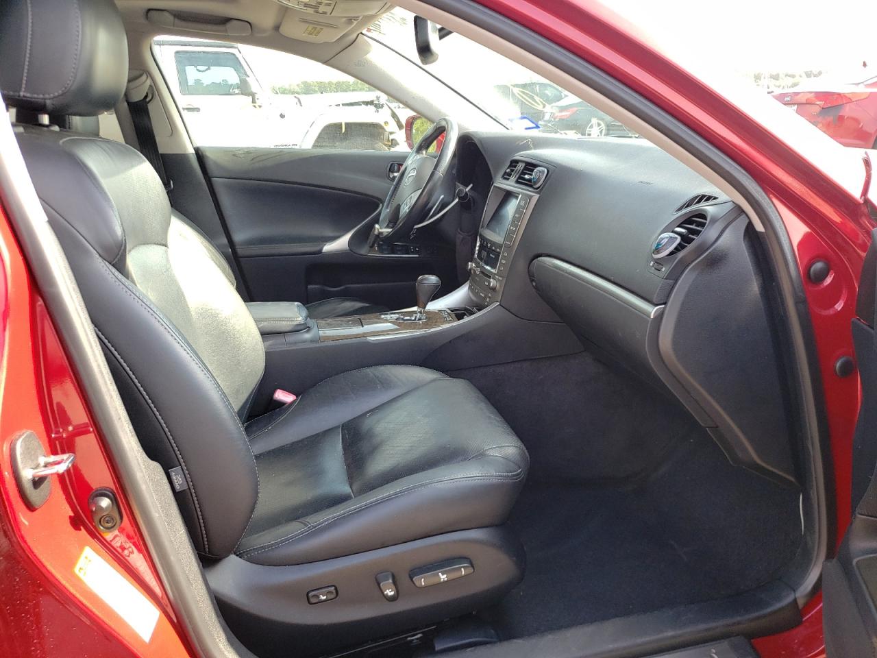 Photo 15 from auction – 2011 LEXUS IS 250 with VIN JTHCF5C2XB5045974