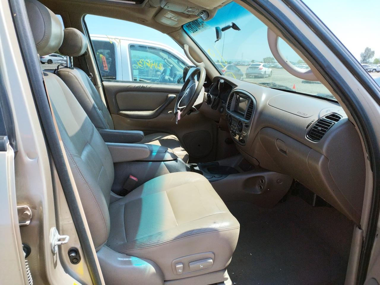 Photo 5 from auction – 2003 TOYOTA SEQUOIA SR with VIN 5TDZT34A13S156908