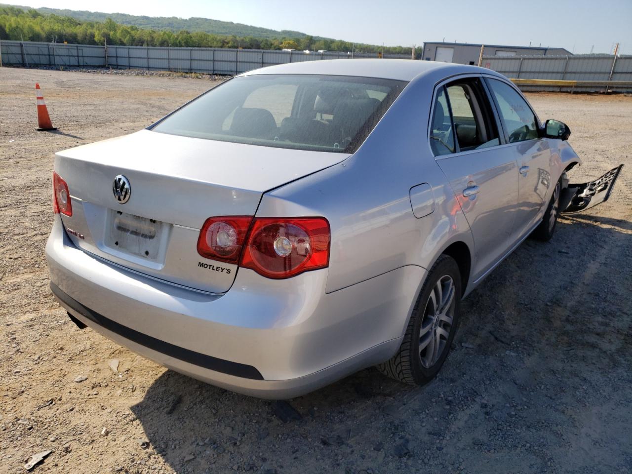 Photo 4 from auction – 2006 VOLKSWAGEN JETTA 2.5 with VIN 3VWRF71K56M622496