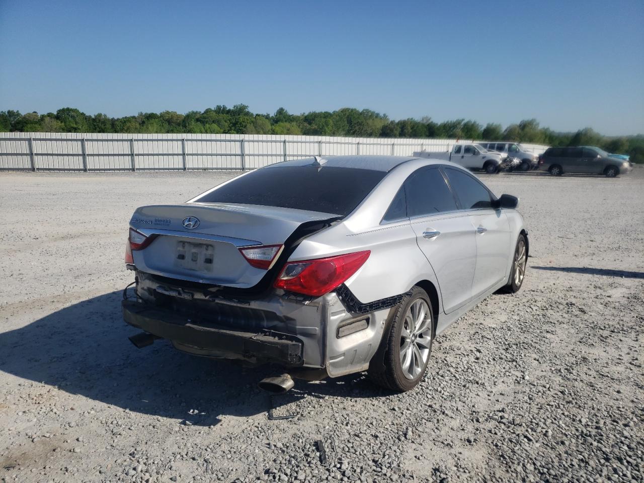 Photo 4 from auction – 2012 HYUNDAI SONATA SE with VIN 5NPEC4AC5CH383678