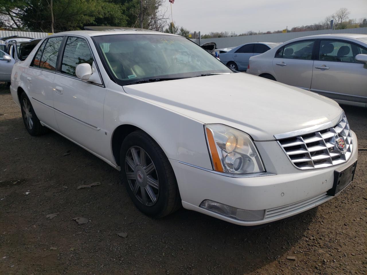 CADILLAC DTS 2008 with VIN 1G6KD57Y68U126084 - Photo from auction