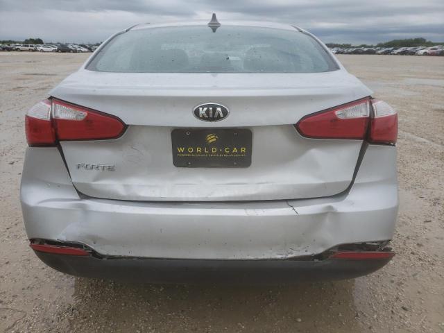 Photo 9 from auction – 2016 KIA FORTE LX with VIN KNAFK4A65G5570746