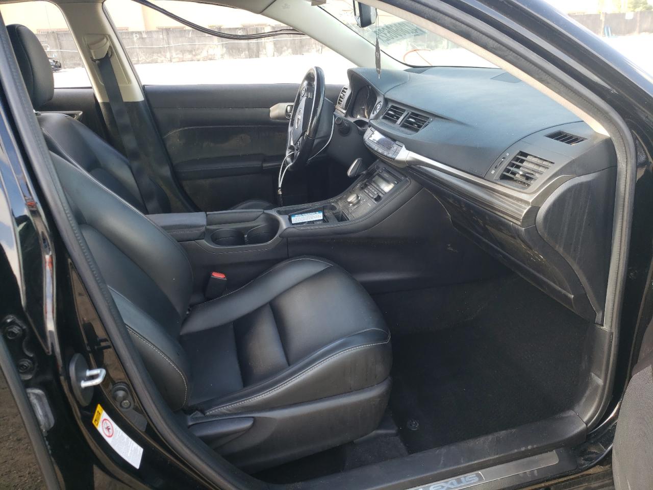 Photo 5 from auction – 2016 LEXUS CT 200 with VIN JTHKD5BHXG2269858