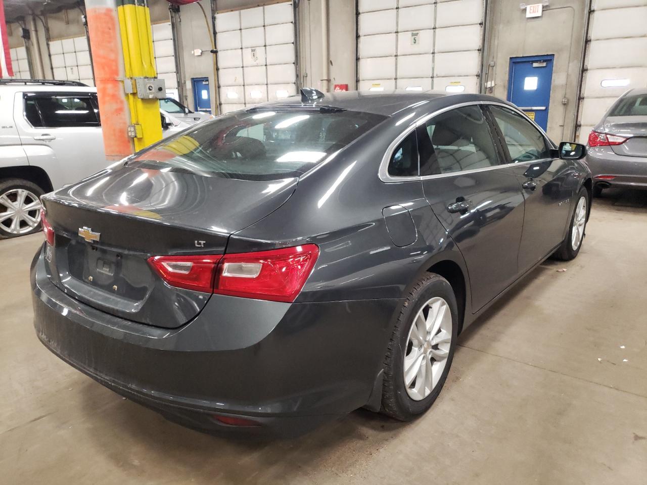 Photo 4 from auction – 2016 CHEVROLET MALIBU LT with VIN 1G1ZE5ST6GF333901