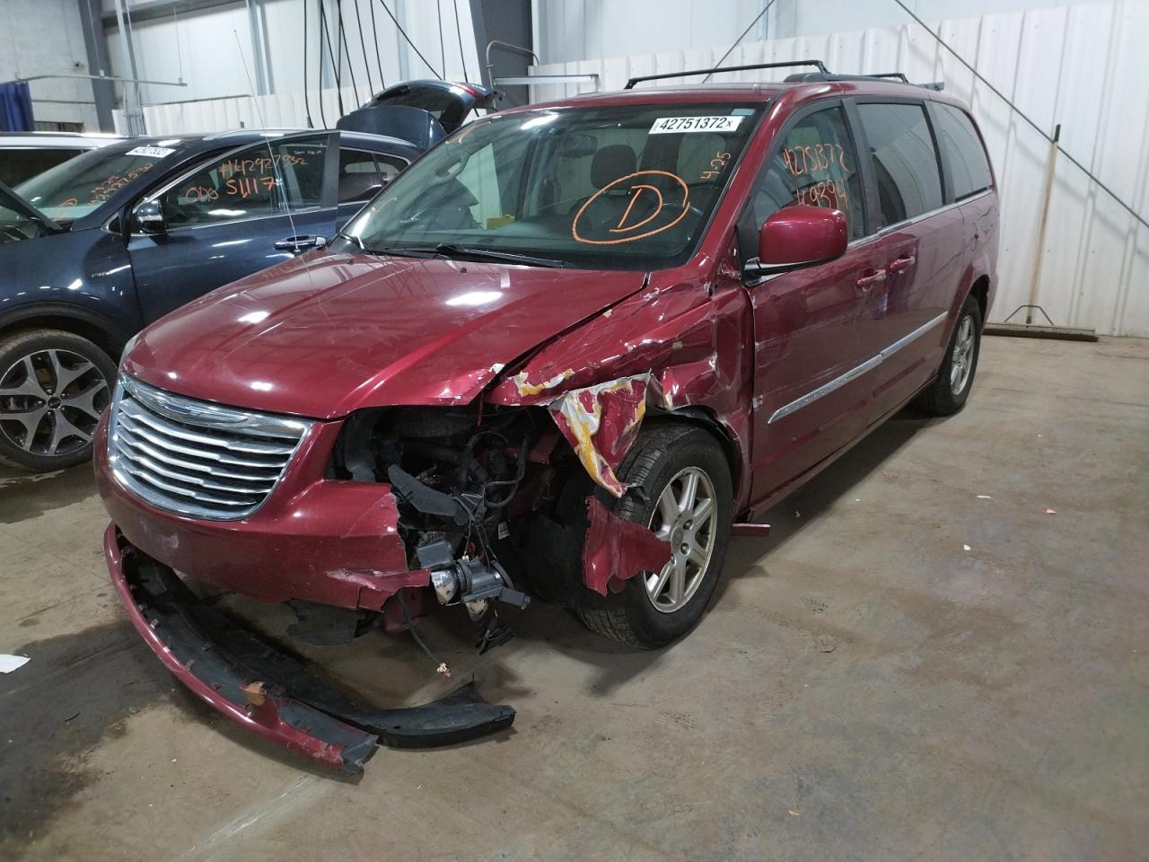 Photo 2 from auction – 2013 CHRYSLER TOWN & COU with VIN 2C4RC1BG4DR583909