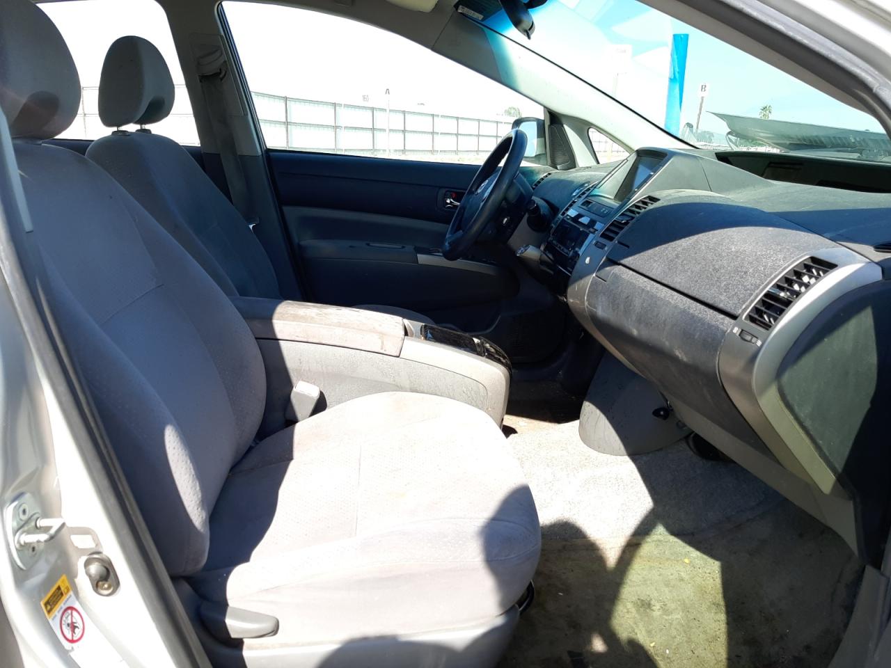 Photo 5 from auction – 2006 TOYOTA PRIUS with VIN JTDKB20U763133637