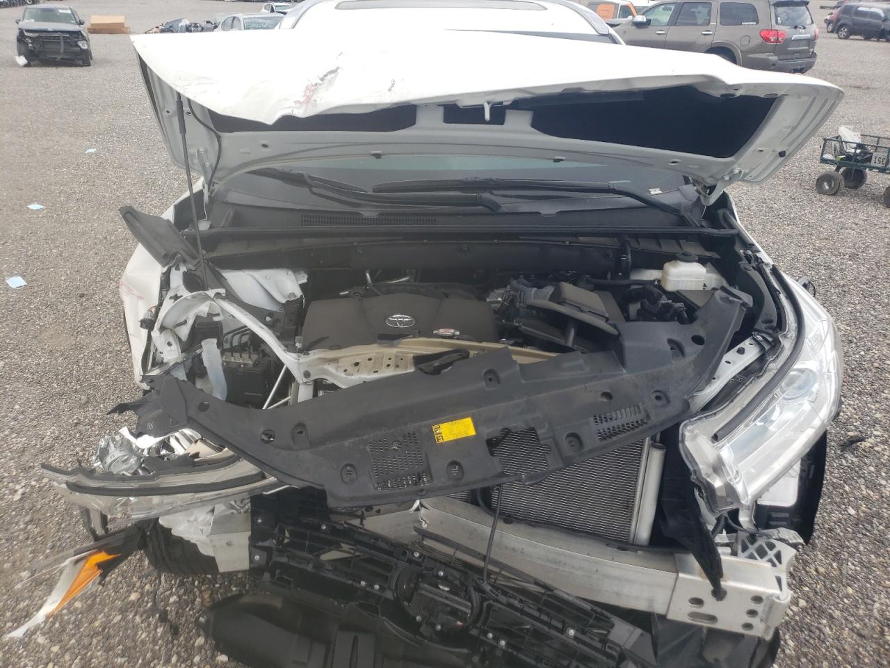 Photo 7 from auction – 2019 TOYOTA HIGHLANDER with VIN 5TDKZRFH0KS565705