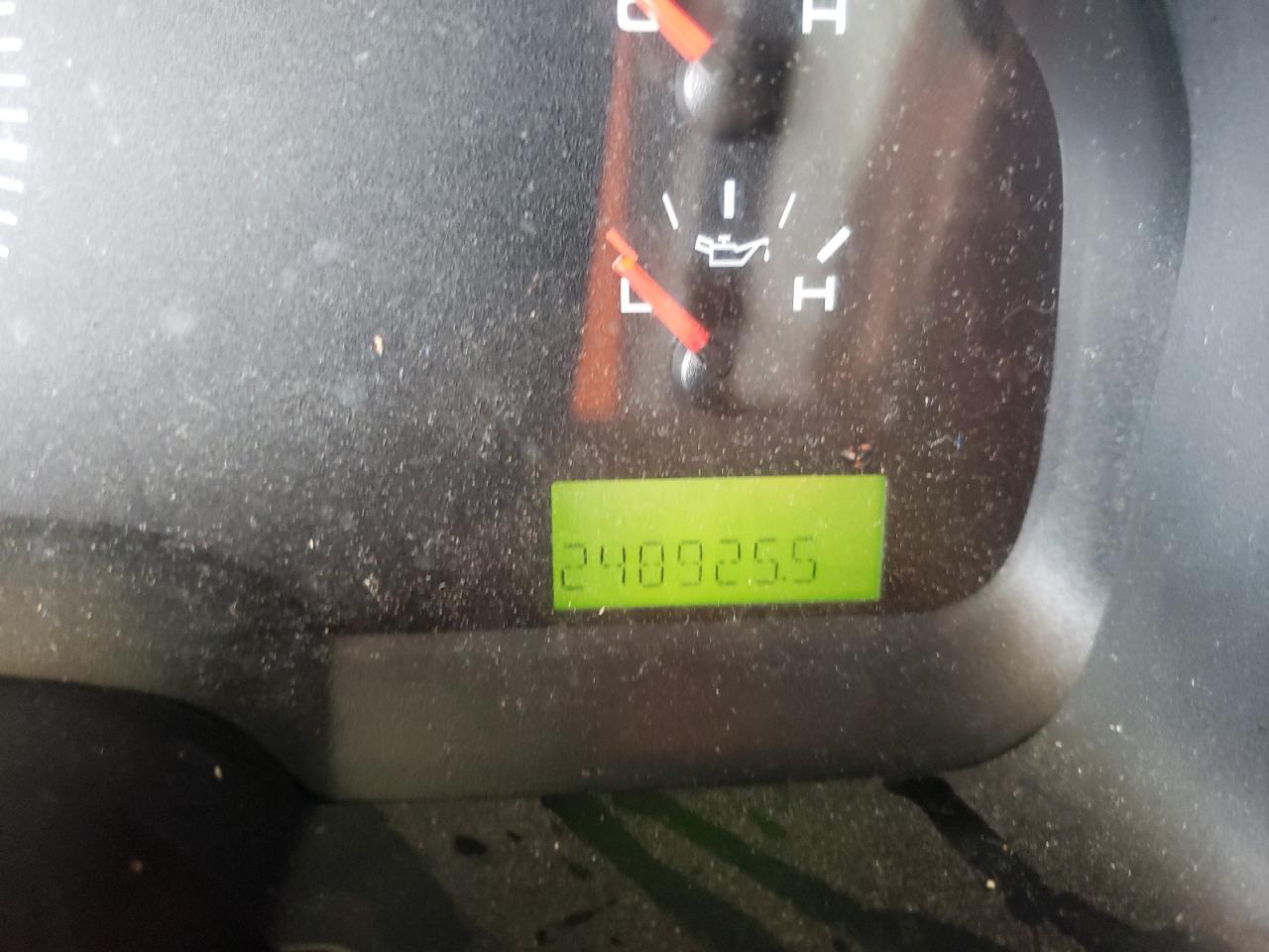 Photo 8 from auction – 2004 FORD F150 with VIN 1FTRF12W74NA24964