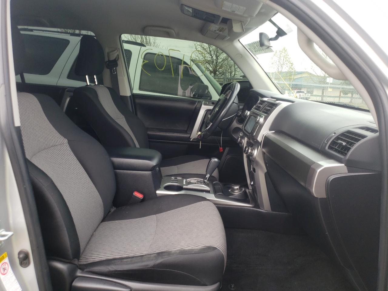 Photo 5 from auction – 2016 TOYOTA 4RUNNER SR with VIN JTEBU5JRXG5332463