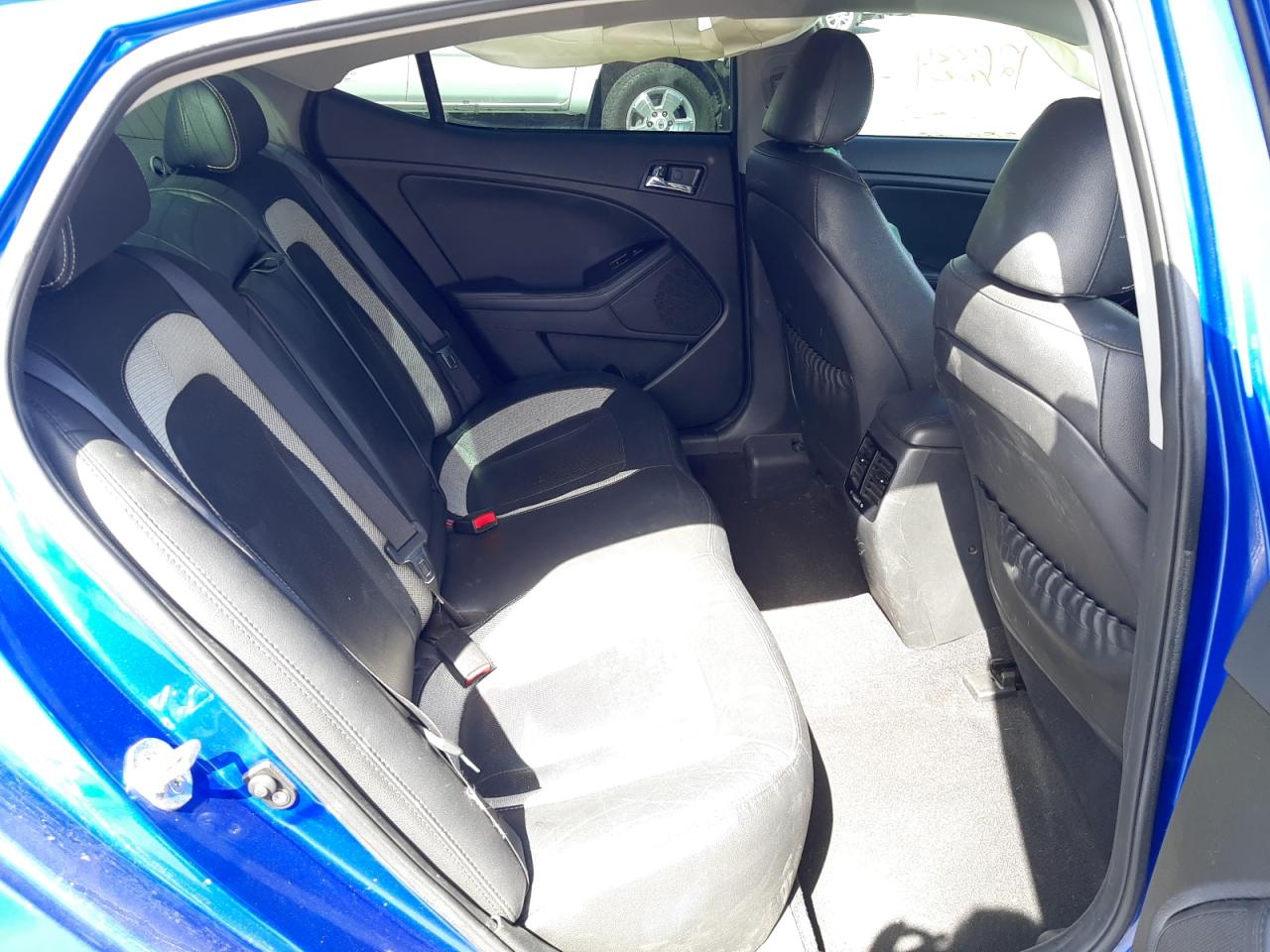 Photo 6 from auction – 2011 KIA OPTIMA SX with VIN KNAGR4A67B5157705