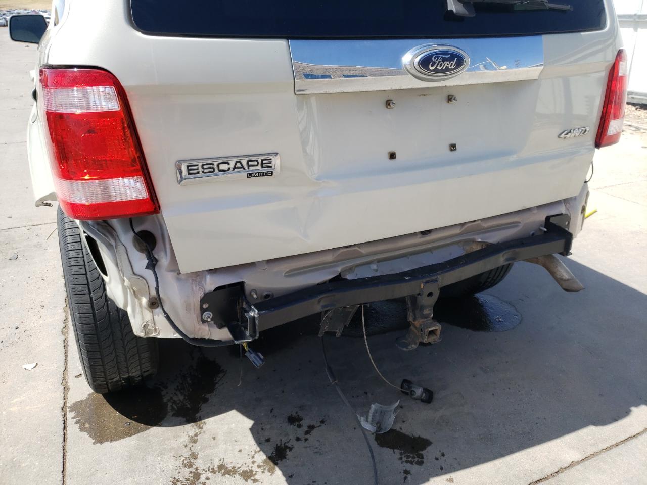 Photo 9 from auction – 2009 FORD ESCAPE LIM with VIN 1FMCU94G29KB79068