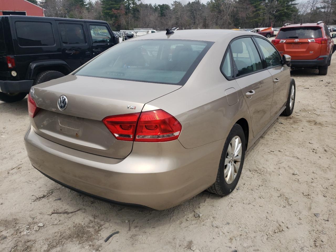 Photo 4 from auction – 2015 VOLKSWAGEN PASSAT S with VIN 1VWAT7A33FC025573