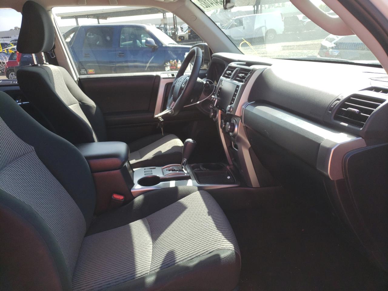 Photo 5 from auction – 2021 TOYOTA 4RUNNER SR with VIN JTEEU5JR3M5233105