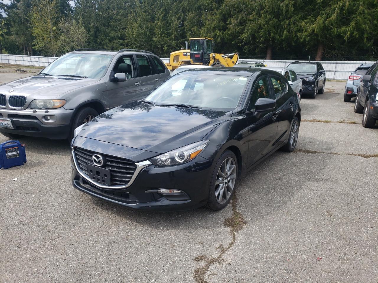Photo 2 from auction – 2018 MAZDA 3 TOURING with VIN 3MZBN1L33JM193746