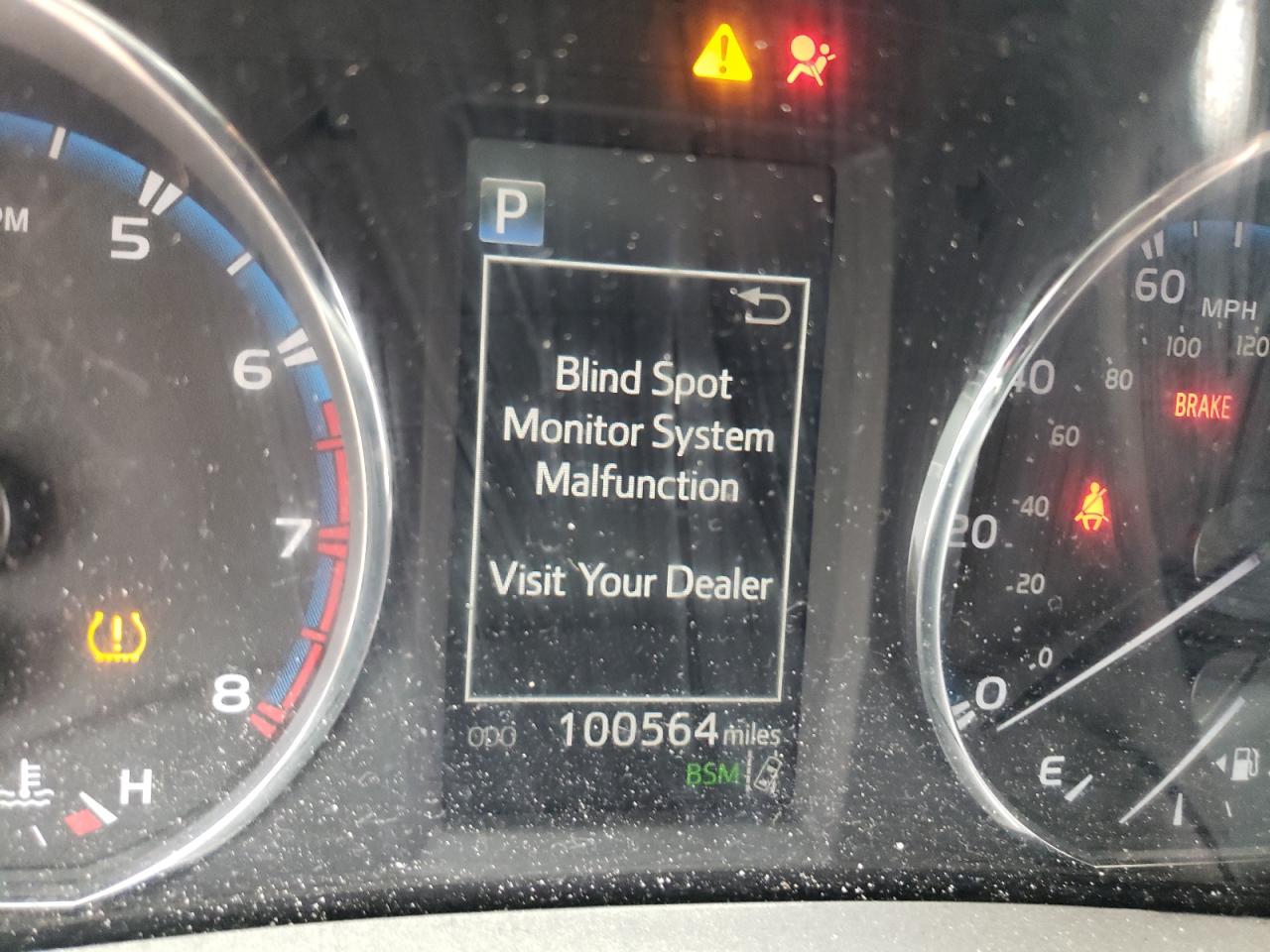 Photo 8 from auction – 2016 TOYOTA RAV4 LIMIT with VIN 2T3DFREV0GW427239