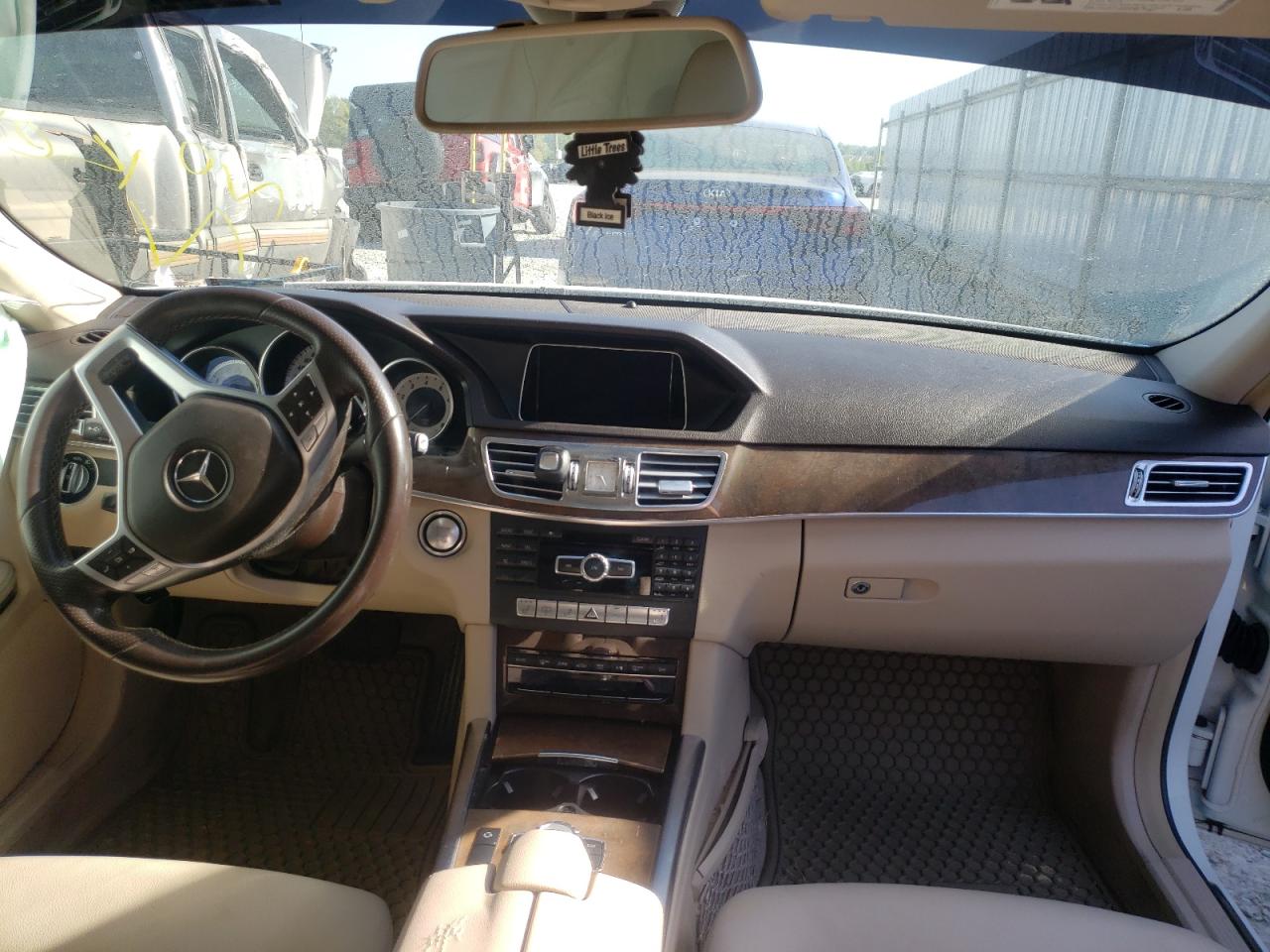 Photo 9 from auction – 2014 MERCEDES-BENZ E 350 with VIN WDDHF5KB2EA904372
