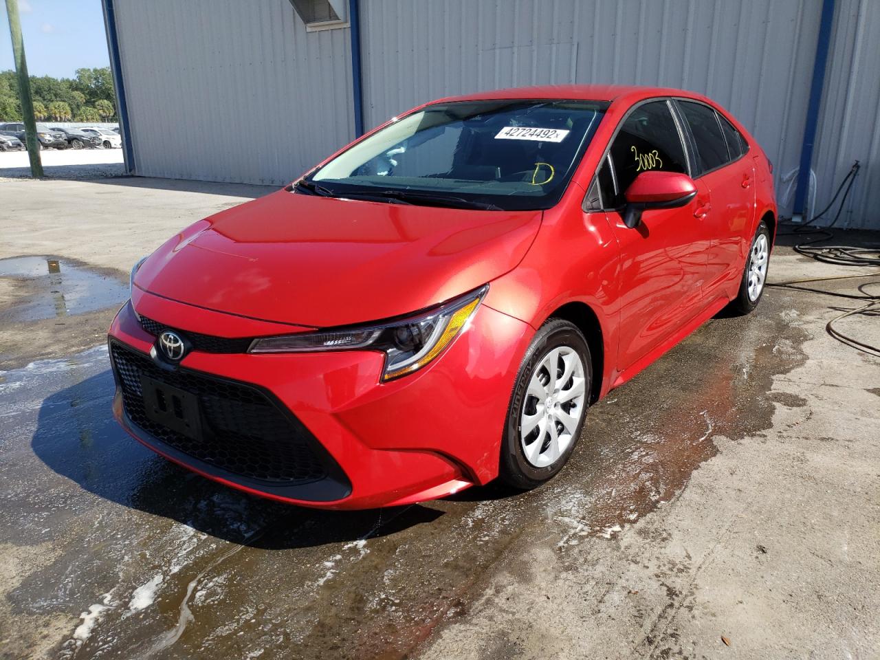 Фото 2 с аукциона – 2021 TOYOTA COROLLA LE с VIN 5YFEPMAE7MP183086