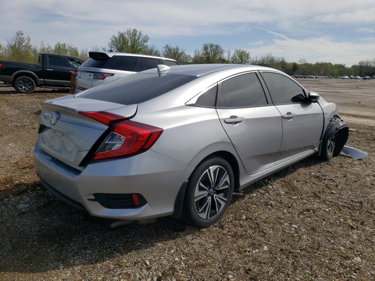 Photo 4 from auction – 2017 HONDA CIVIC EX with VIN 19XFC1F35HE003231