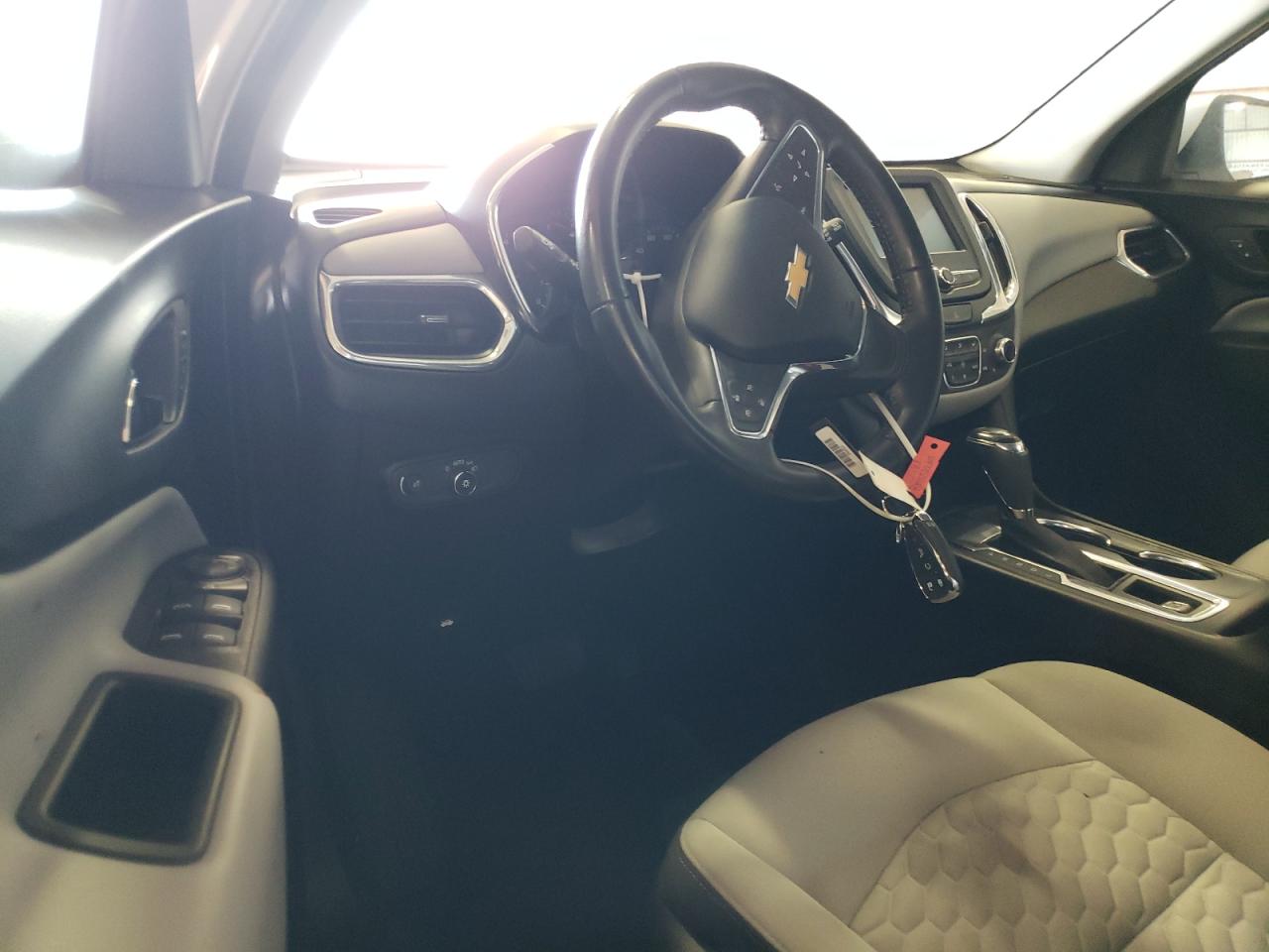 Photo 9 from auction – 2018 CHEVROLET EQUINOX LT with VIN 2GNAXJEV9J6350835