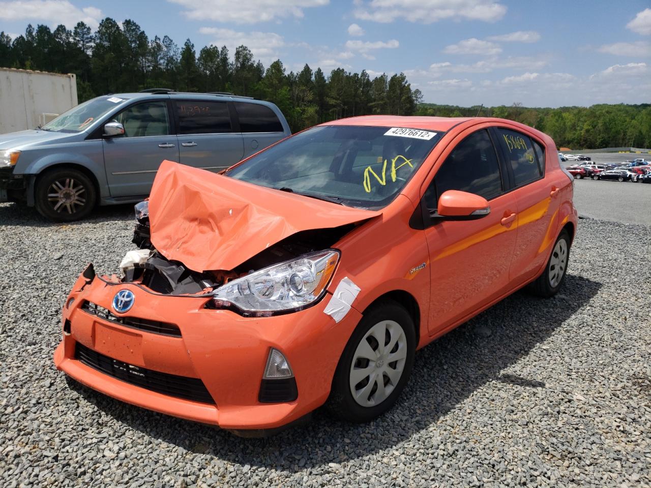 Photo 2 from auction – 2013 TOYOTA PRIUS C with VIN JTDKDTB38D1051297