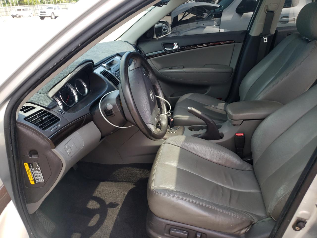 Photo 5 from auction – 2009 HYUNDAI SONATA SE with VIN 5NPEU46F99H472341