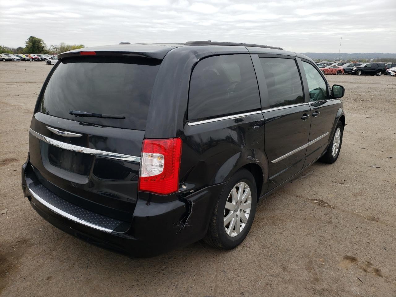Photo 4 from auction – 2014 CHRYSLER TOWN & COU with VIN 2C4RC1BG2ER398467