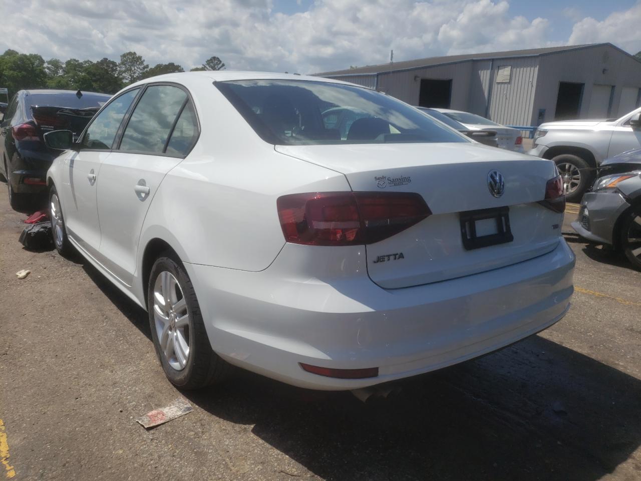 Photo 3 from auction – 2018 VOLKSWAGEN JETTA S with VIN 3VW2B7AJXJM216890