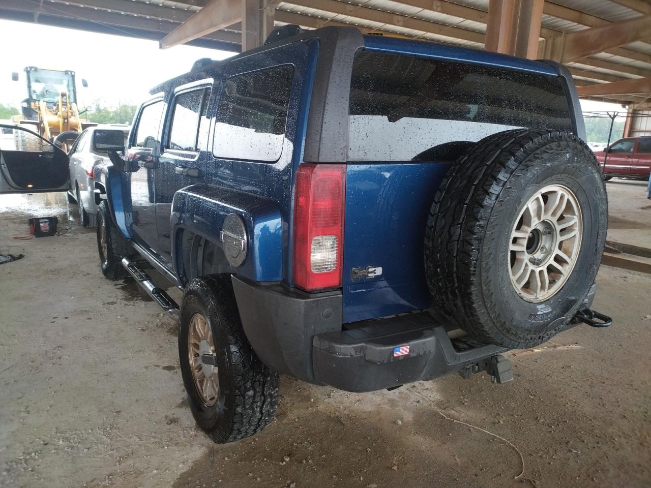 Photo 3 from auction – 2006 HUMMER H3 with VIN 5GTDN136568181558