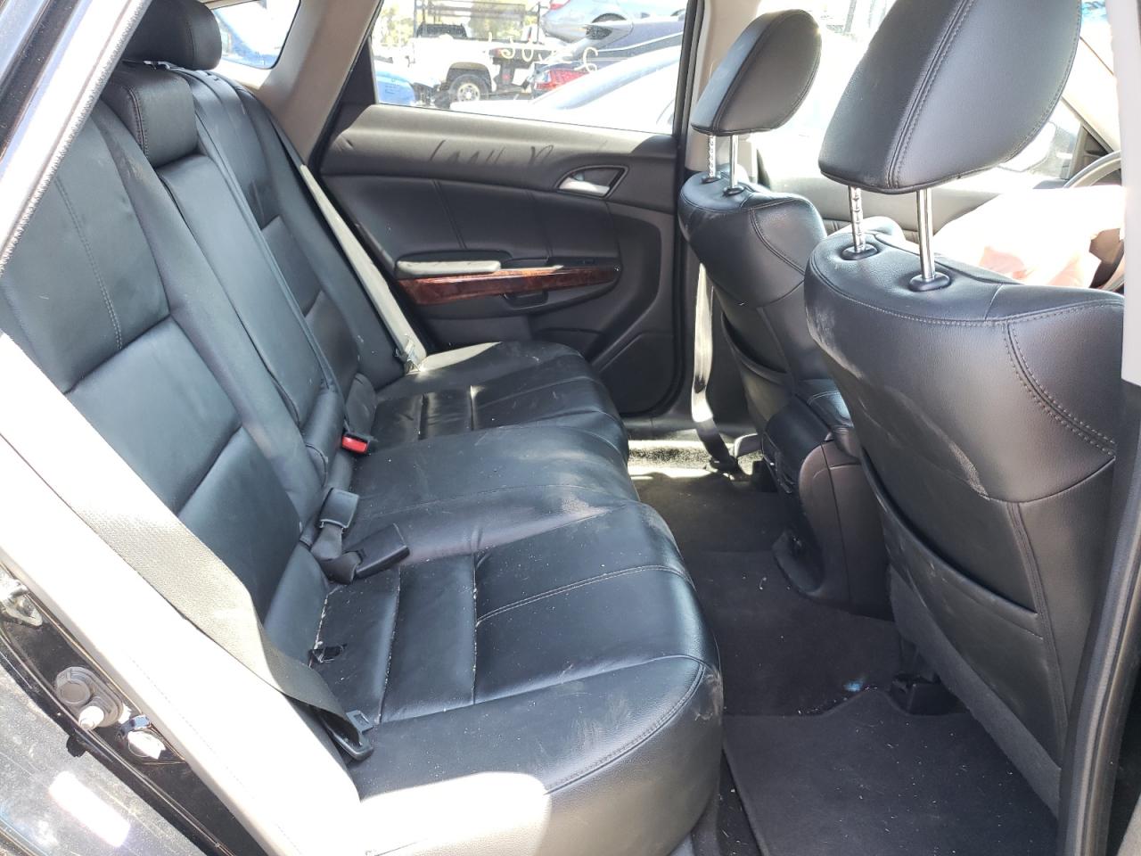 Photo 6 from auction – 2011 HONDA ACCORD CRO with VIN 5J6TF2H53BL800097