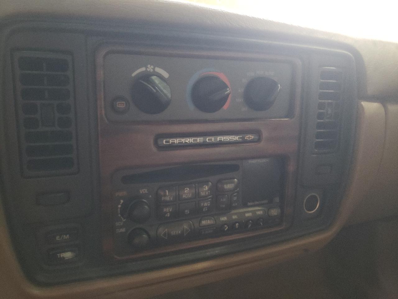 Photo 9 from auction – 1996 CHEVROLET CAPRICE / with VIN 1G1BL52P7TR140160