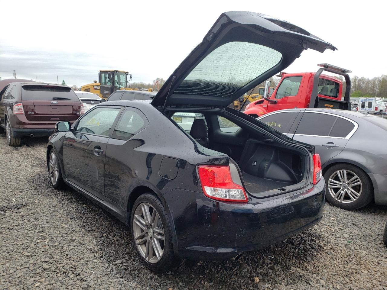 Photo 3 from auction – 2011 TOYOTA SCION TC with VIN JTKJF5C70B3016119