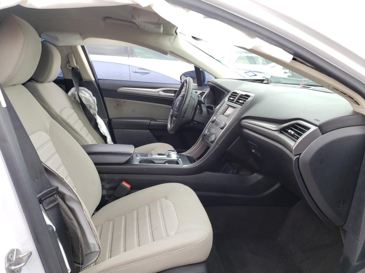Photo 5 from auction – 2020 FORD FUSION S with VIN 3FA6P0G77LR254744