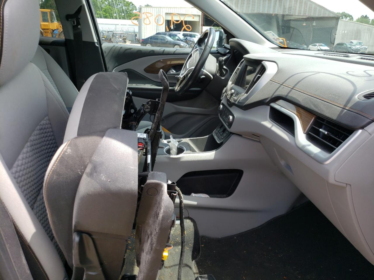 Photo 5 from auction – 2019 GMC TERRAIN with VIN 3GKALMEV3KL135944