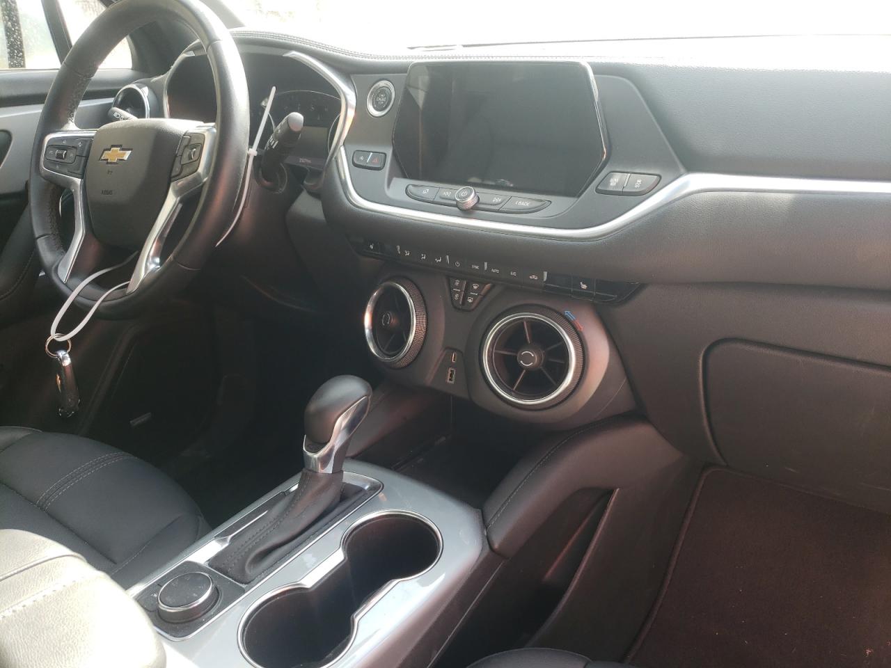 Photo 9 from auction – 2021 CHEVROLET BLAZER 3LT with VIN 3GNKBJRS8MS563445