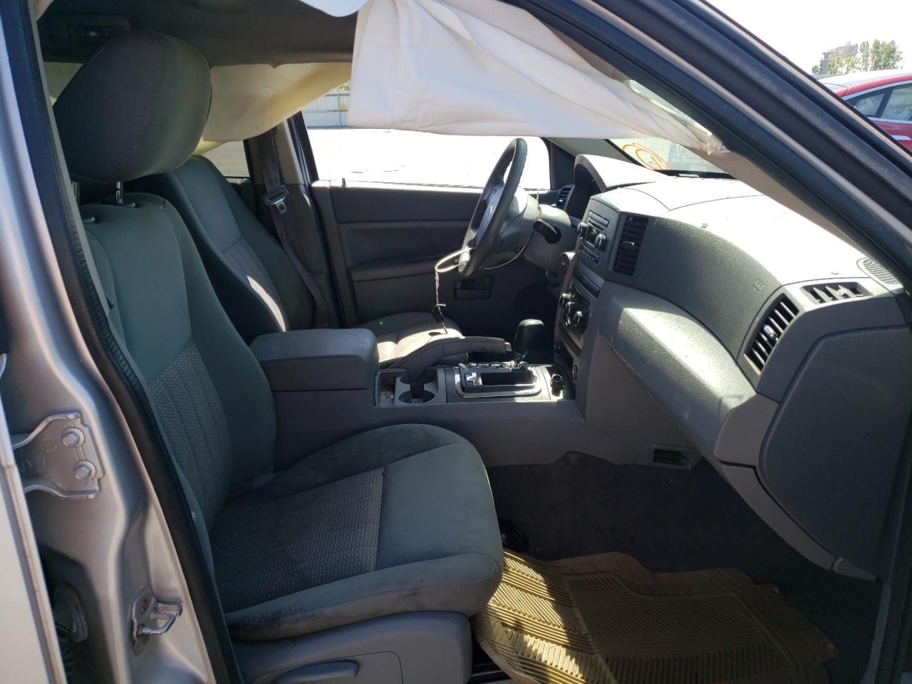 Photo 5 from auction – 2007 JEEP GRAND CHER with VIN 1J8HR48PX7C687393