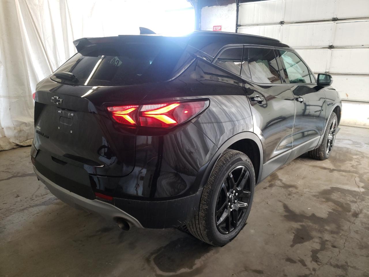 Photo 4 from auction – 2020 CHEVROLET BLAZER 2LT with VIN 3GNKBHRS5LS688037