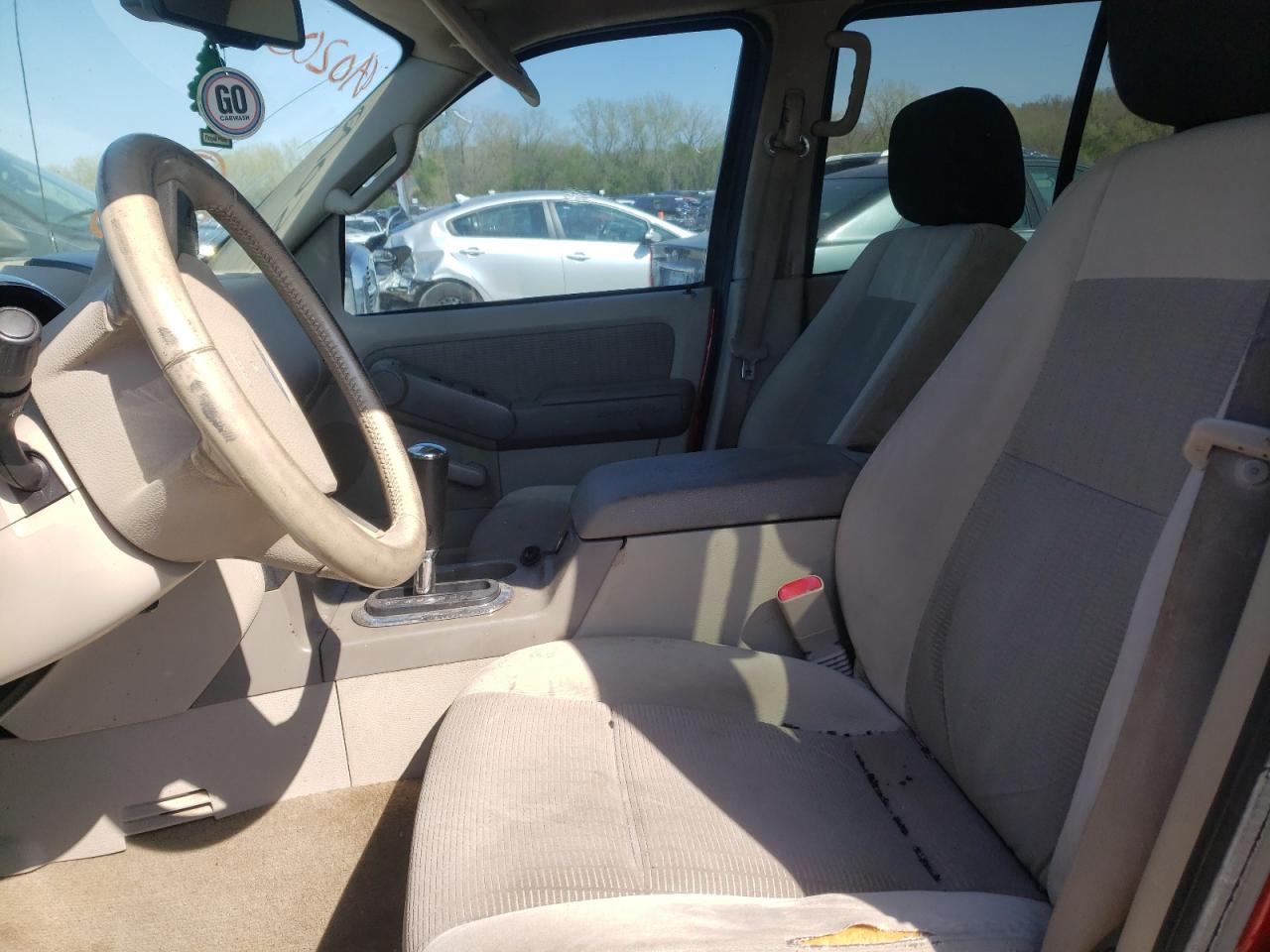 Photo 5 from auction – 2006 FORD EXPLORER X with VIN 1FMEU73E06ZA02065
