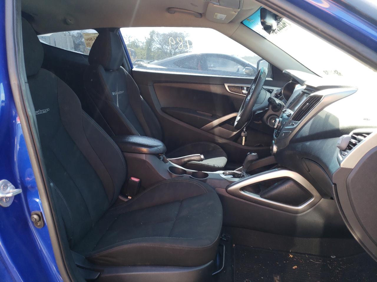 Photo 5 from auction – 2013 HYUNDAI VELOSTER with VIN KMHTC6AD2DU086754