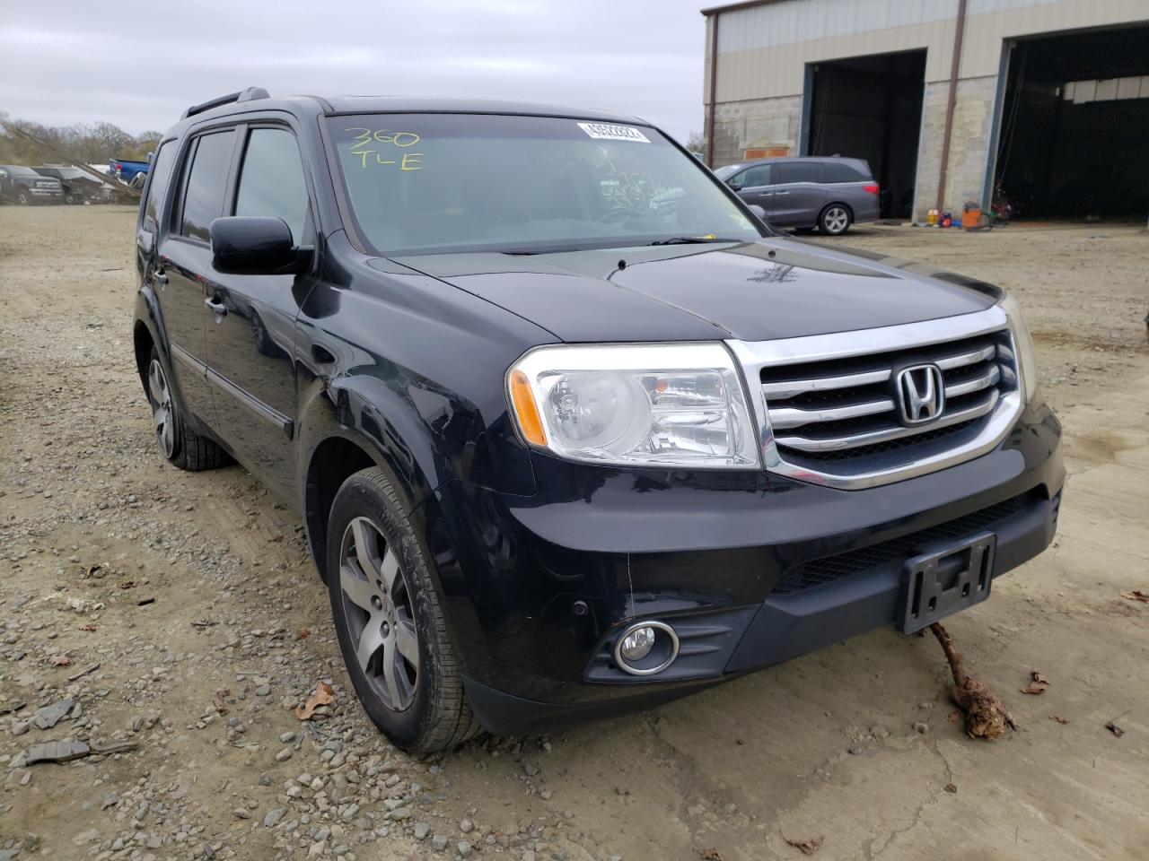 HONDA PILOT TOUR 2012 with VIN 5FNYF4H97CB025933 - Photo from auction