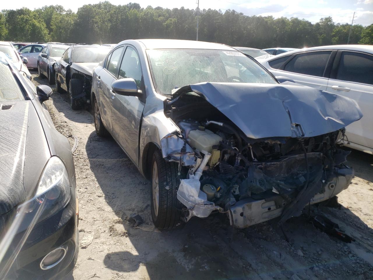 MAZDA 3 I 2012 with VIN JM1BL1V77C1607202 - Photo from auction