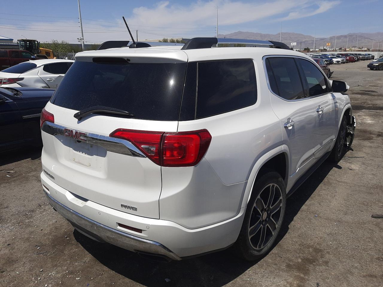 Photo 4 from auction – 2018 GMC ACADIA DEN with VIN 1GKKNXLS3JZ215468