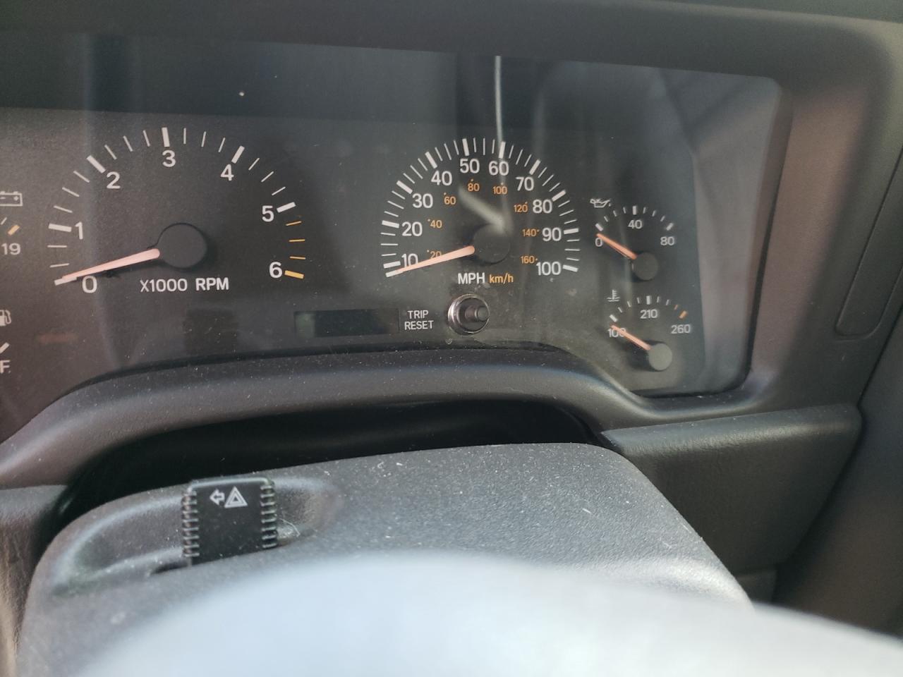 Photo 8 from auction – 2001 JEEP CHEROKEE S with VIN 1J4FF48S81L533889