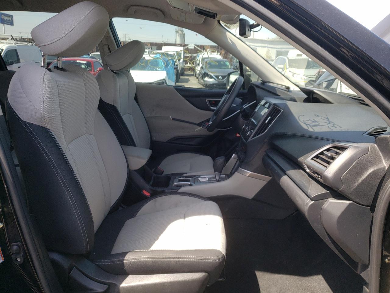 Photo 5 from auction – 2019 SUBARU FORESTER with VIN JF2SKACC7KH472118