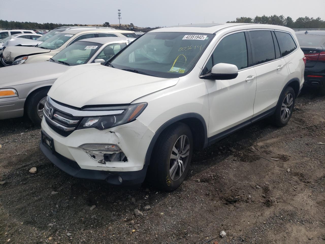 Photo 2 from auction – 2017 HONDA PILOT EXL with VIN 5FNYF6H50HB003644
